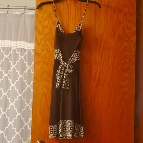 Dress - Picture 2 of 3